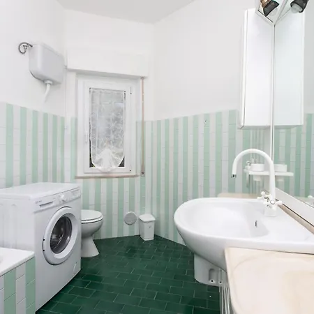 N144 - Numana, Comodo Quadrilocale A 100mt Dal Mare Διαμέρισμα