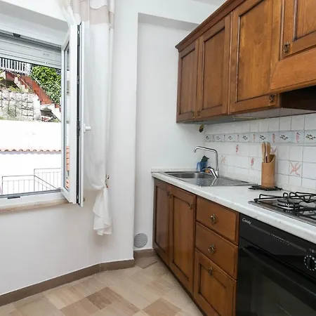 Apartamento N144 - Numana, Comodo Quadrilocale A 100mt Dal Mare